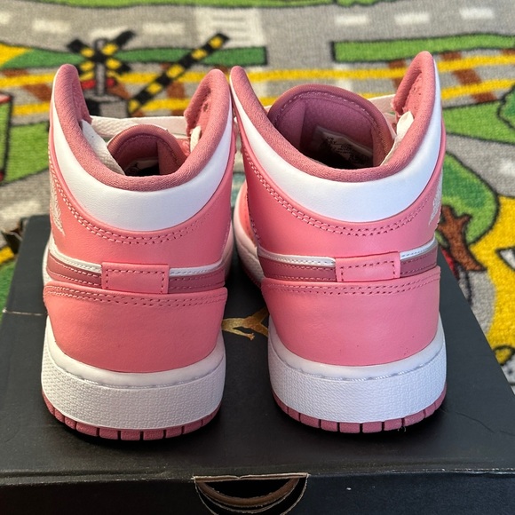 Size 4.5Y/6W Jordan 1 Mid Valentines Day (2023) Sneakers - Picture 7 of 10